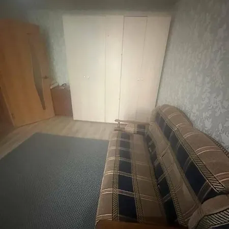 Apartment Parallel Circus