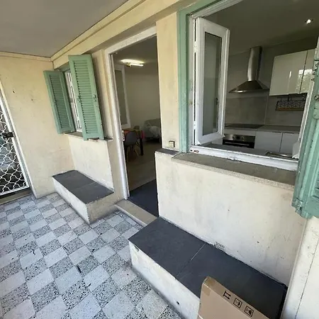 Gloria Five Stars House Nice