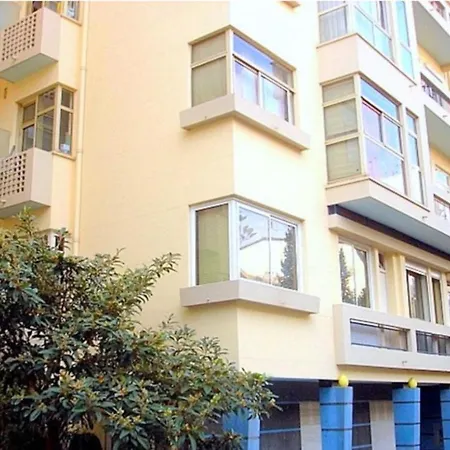 Apartment Beautiful , 3 Min Walk , Free Parking, Near Negresco