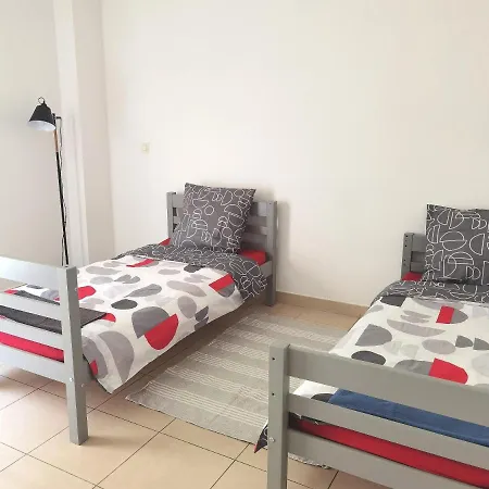 Studio With Garden Near The Sea Apartment *