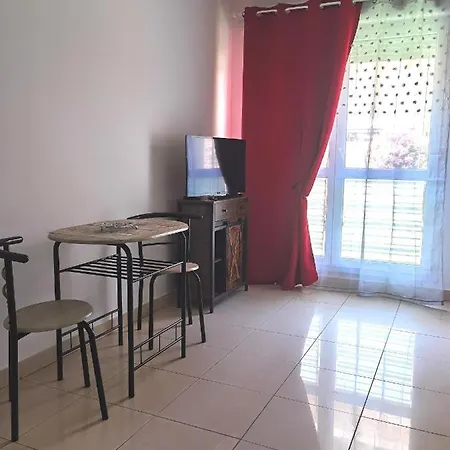 Studio With Garden Near The Sea Apartment *