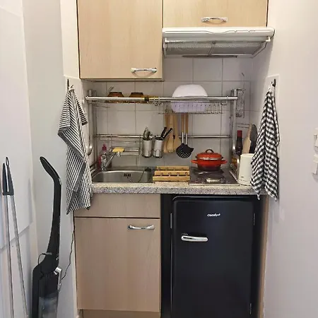 Apartment Studio With Garden Near The Sea