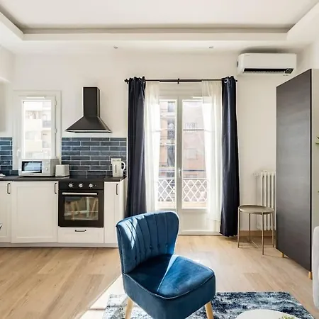 Renovated Near The Appartement *