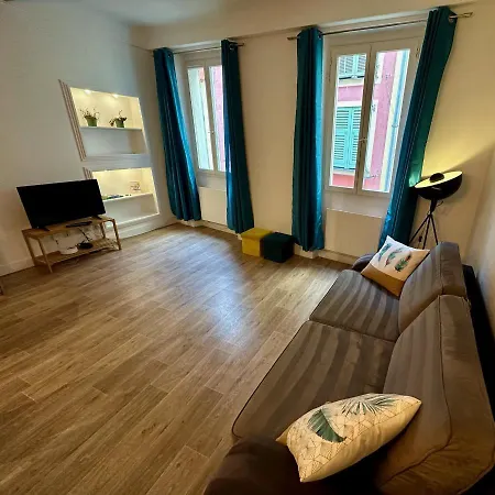 Romantique - Neaspace Vieux Appartement