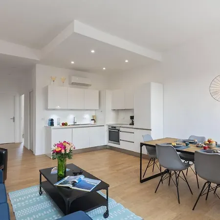 Appartement White Light, 1 Minute A Pied Du Port! Nice