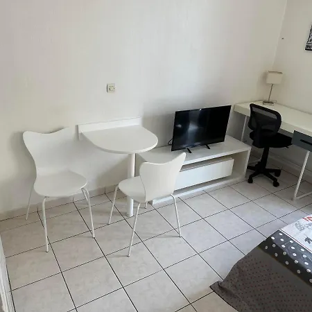 Studio Piscine 150 Metres Bord De Apartment *