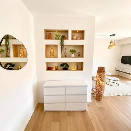 Apartment Magnifique 3p Parking Privee Proche