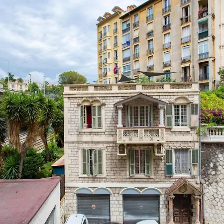 26 , La Riviera Appartement *