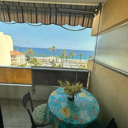 Apartment Studio Les Emeraude Five Stars House