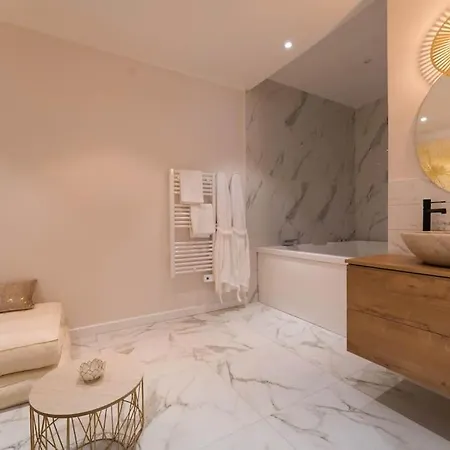 Loveroom Avec Jacuzzi, Instant Detente Apartment Nice