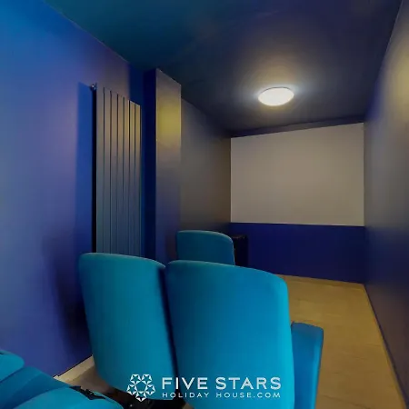 Elise Five Stars Holiday House