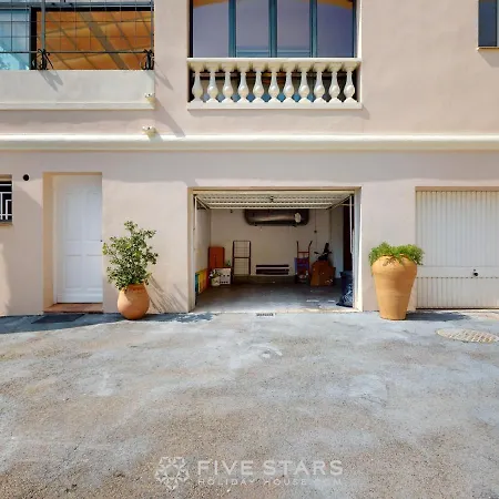 Elise Five Stars Holiday House Villa