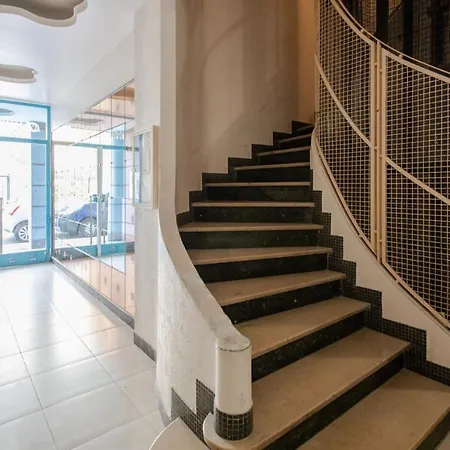 Apartment Beautiful , 3 Min Walk , Free Parking, Near Negresco Nice