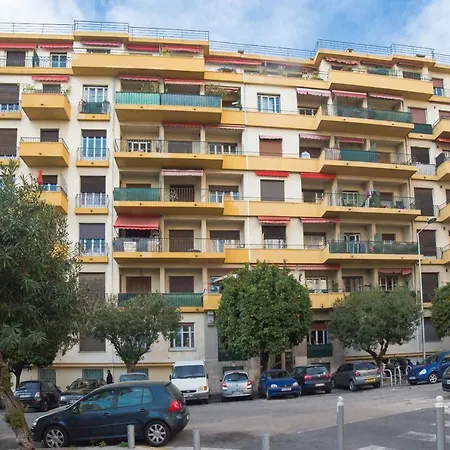 26 , La Riviera Appartement