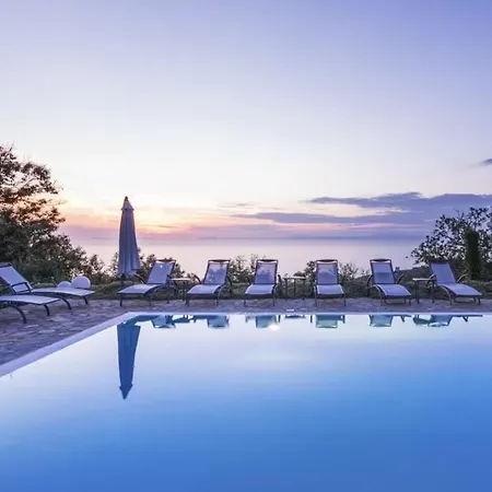 Exceptional - - Pool Holiday home *
