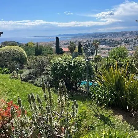 Avec Vue Et Piscine Villa *