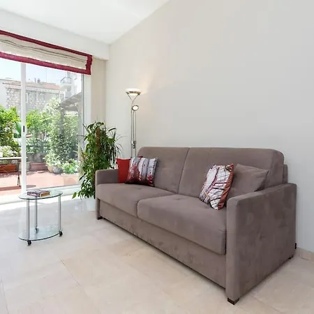 Appartement Centre - Terrasse Privé Exceptionnelle - Supérieur 3 Pièces Ac - Garage Privé *