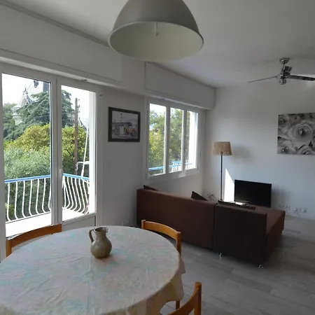 Superbe Avec Vue Dans Les Hauteurs Du Port De Apartment