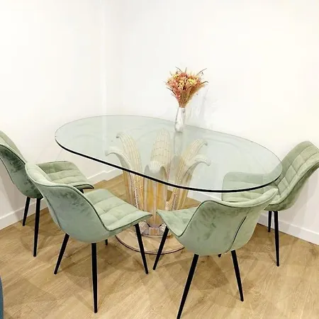 Center - Spacious - 4 Pax * Nice