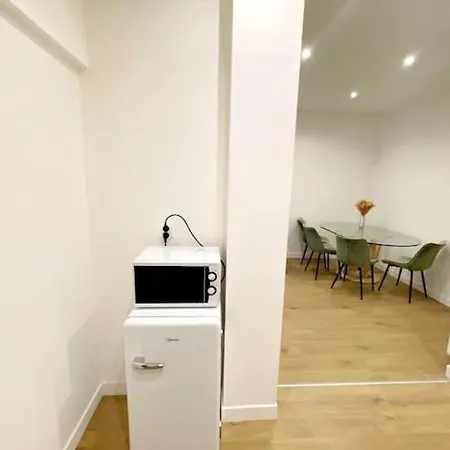Apartment Center - Spacious - 4 Pax Nice