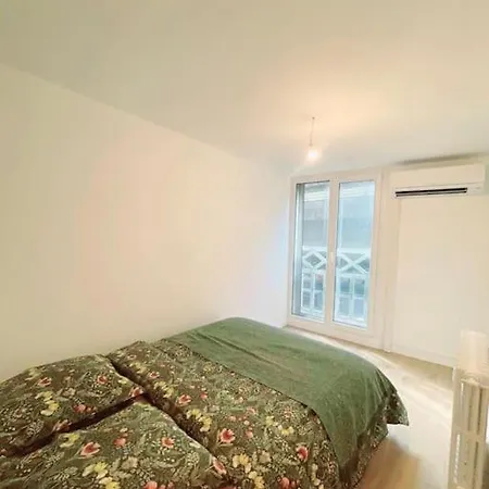 Center - Spacious - 4 Pax Apartment Nice