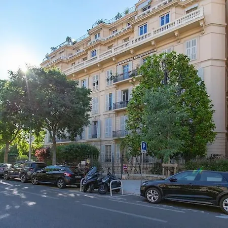 Apartment #34 Studio Victor Hugo- 5 Minutes From The *