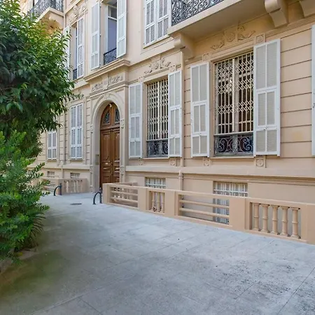Apartment #34 Studio Victor Hugo- 5 Minutes From The