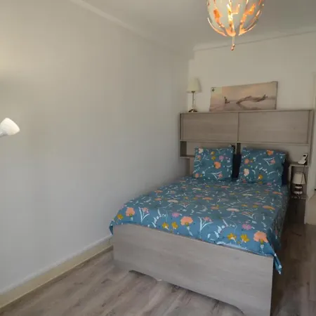 Apartment Splendide 4 Personnes Sur A 2 Pas De La Lignes 2 De Tramway