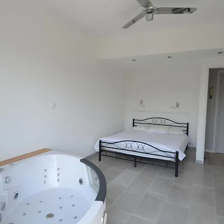Apartment Superbe Avec Vue Dans Les Hauteurs Du Port De