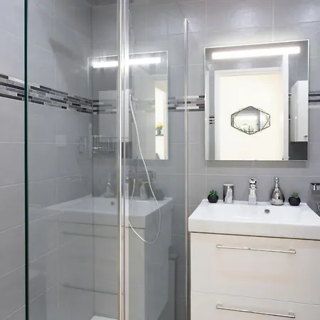 Apartment Beautiful Studio With Ac Close To The *