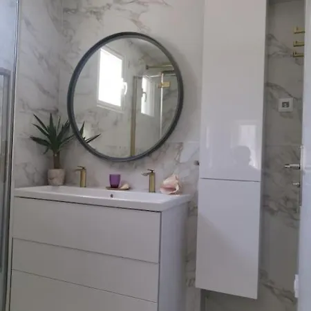 Villa La Petite Niçoise Au Jacuzzi à 3 Min De La Nice
