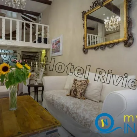 Riviera: Charming 4-room Beachside In Old Town