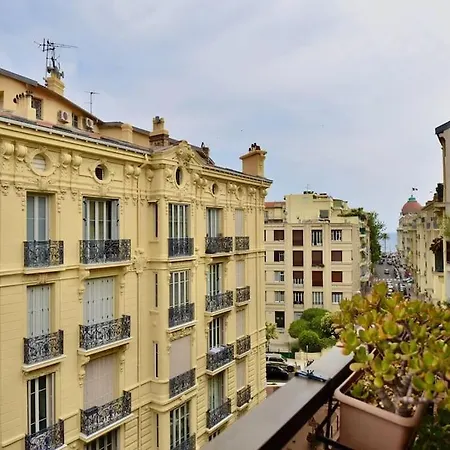 Signature Carré D'or