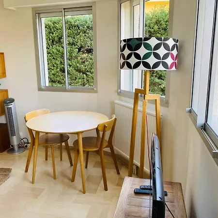 Large Studio With Parking * Nice