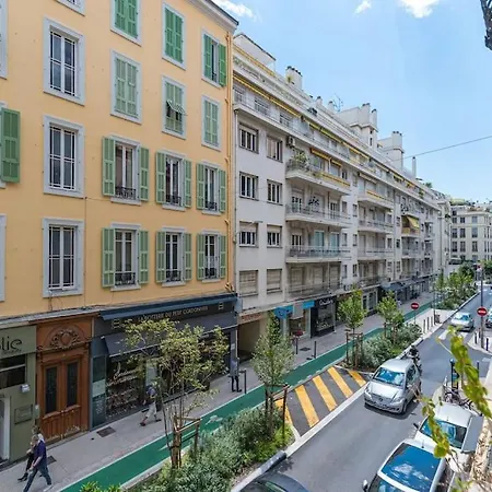 Appartement Large Haussmanian In The Heart Of *