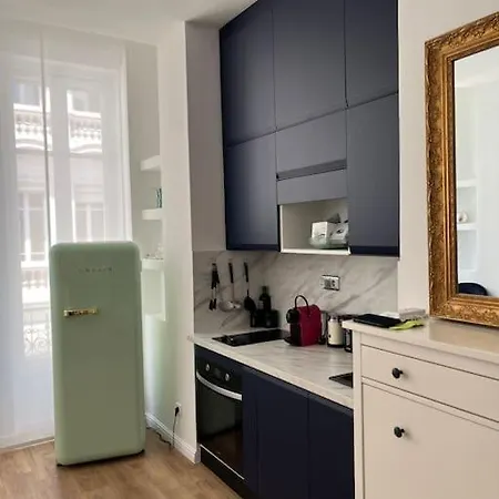 Charming 1 Bed Flat In Nice, 300m From Apartment *