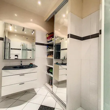 *confort, Vue Et Détente* Appartement