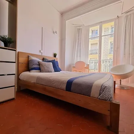 Apartment Superbe 3 Chambres + Salon 80m2 *
