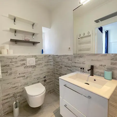Appartement Renting - Grimaldi - Place Heart Of Golden Square - Ac - Fully Equipped *