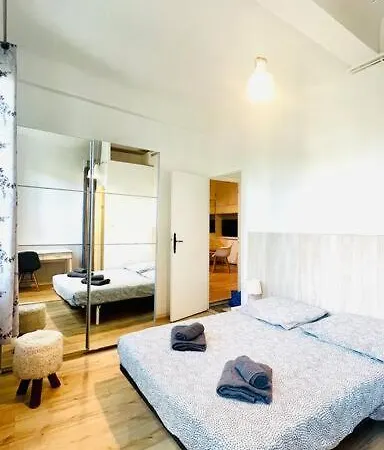 Apartment T3 - 3 Chambres Proche Toutes Commodites *