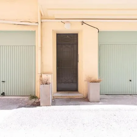 #44 Staywiz Us -1 Bdr Flat Cap Ac Balcony 5mins Walk To * Nice