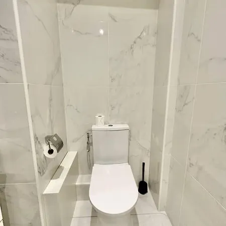Apartment Downtown Modern Luxury - 3 Bedrooms 3 Baths