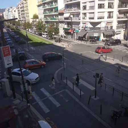F1 Proche Du Tramway Et Plages Nice