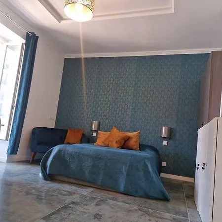 Center Boutique Nr 2 * Nice