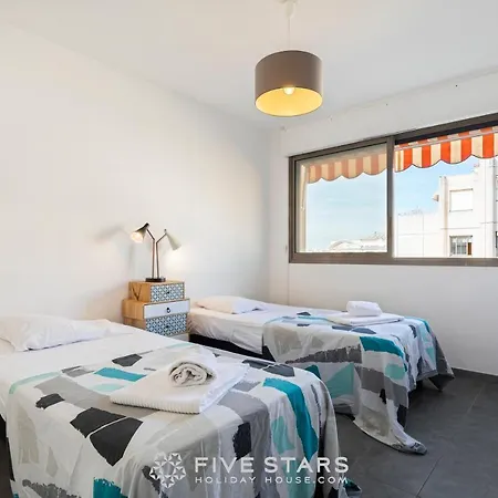 Apartment Life Family Fshh - Nice