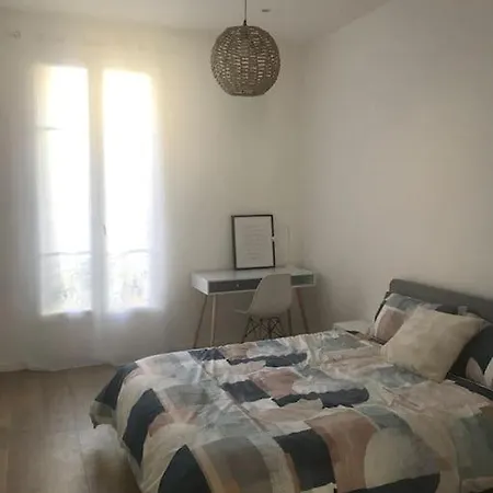 Apartment 3 Bed Modern Flat Close To The *
