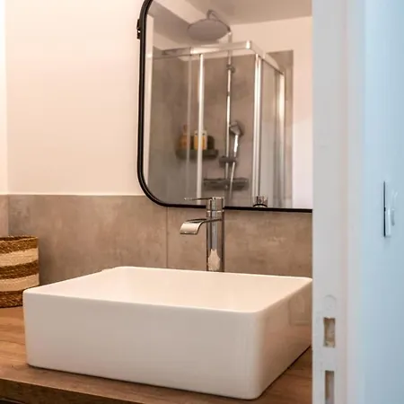 Guestready - Coastal Chic Retreat In Nice