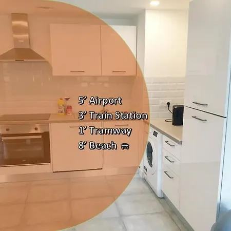 Bed & Breakfast Private Room Near Airport 5 Min Train 3 Min And Tram On Site, Beach 7 Min, 2 Showers And 2 Toilets , Chambres Privatives Proche Aeroport 5 Min Train 3 Min Et Tramway Sur Place, Plage 7 Min, 2 Douches Et 2 Wc Nice