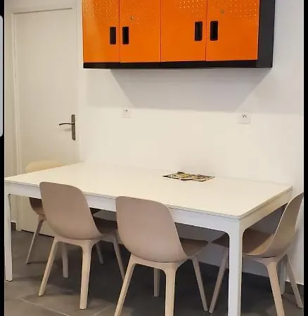 Private Room Near Airport 5 Min Train 3 Min And Tram On Site, Beach 7 Min, 2 Showers And 2 Toilets , Chambres Privatives Proche Aeroport 5 Min Train 3 Min Et Tramway Sur Place, Plage 7 Min, 2 Douches Et 2 Wc Nice