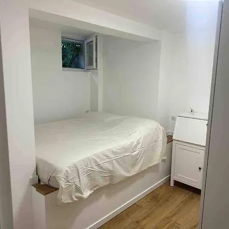 Apartment Apt T4 En Rez De Maison *